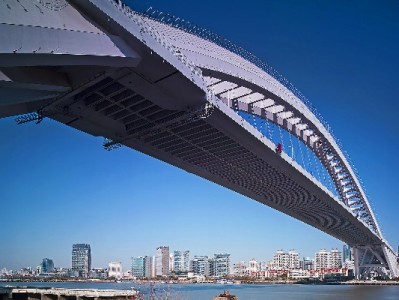 抖音月付解锁耳钉新体验！出财小神原创款分期无压力