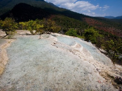网上白条套现风险多！合规用款可咨询"出财小神"