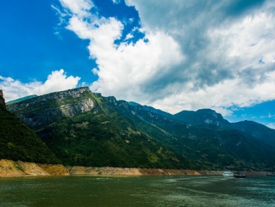 白条闪充额度为何无法取现？消费信贷规则与使用真相解析