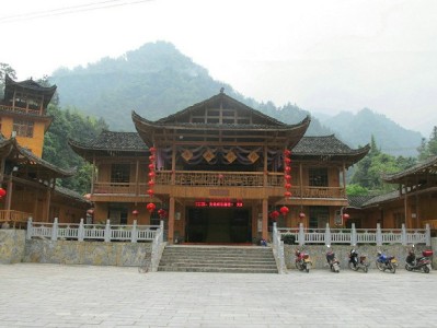 "安出掌柜"等衣橱商家接入抖音月付：分期支付如何撬动年轻客群增量？