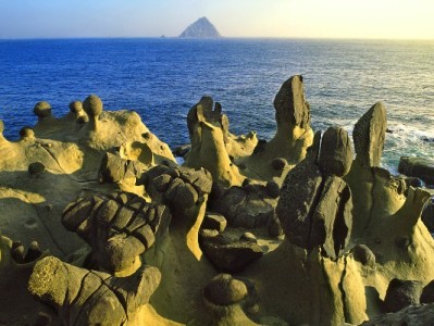 羊小咩套路诈骗现形！警惕高收益陷阱，正规平台如赏财信商更安心