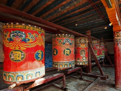 “有套花呗吗”引热议？出财小神教你理性用贷避坑指南