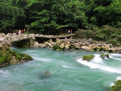 白条套现暗藏多重风险！正规信贷平台"安出掌柜"教你合规用钱